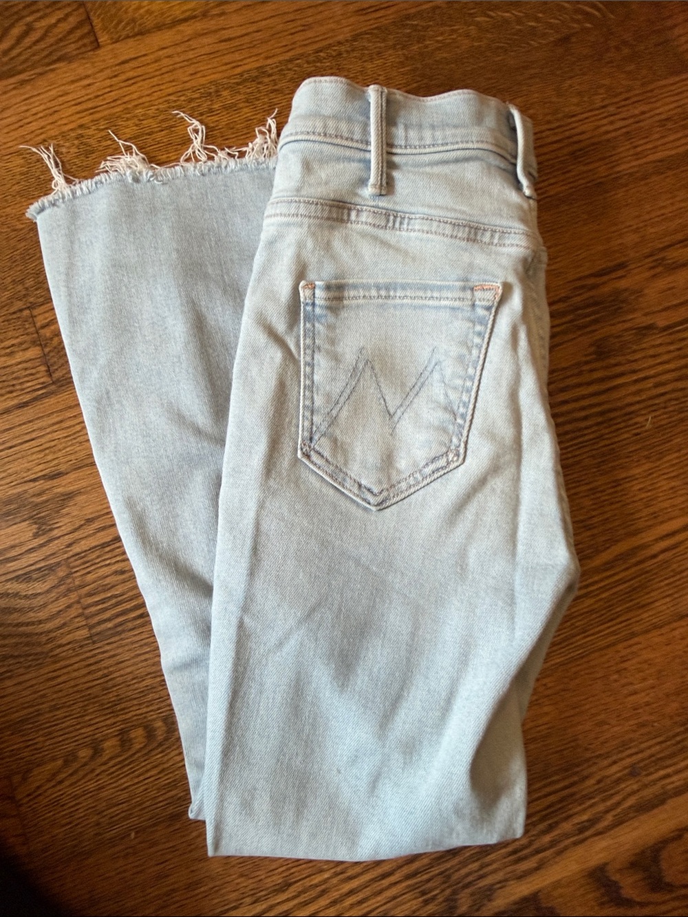 MOTHER Lil Hustler Angle Fray-Hem Jeans - Picture 7 of 8